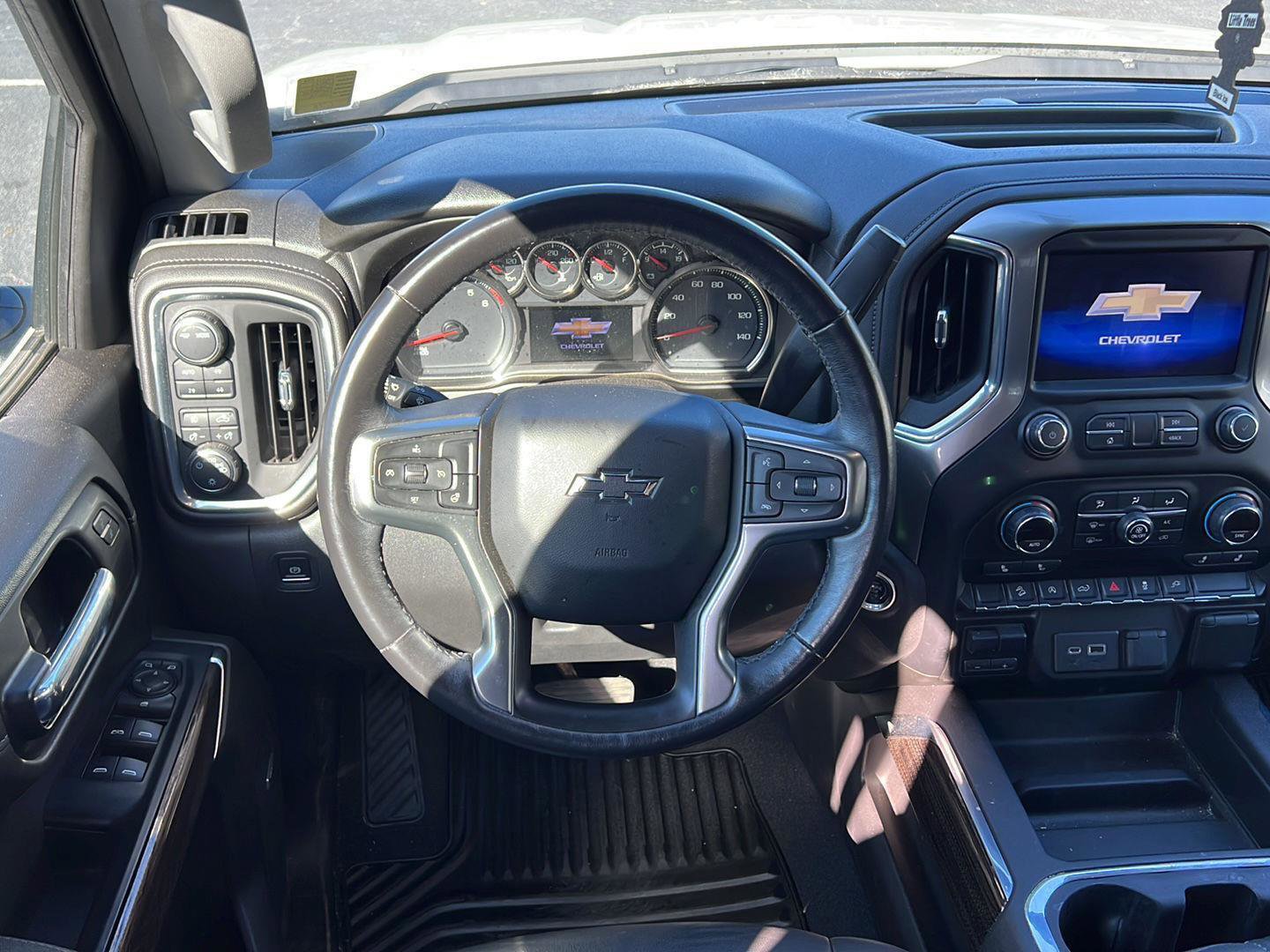 Used 2021 Chevrolet Silverado 1500 LT Trail Boss w/ Convenience Package II AWD/4WD image 11
