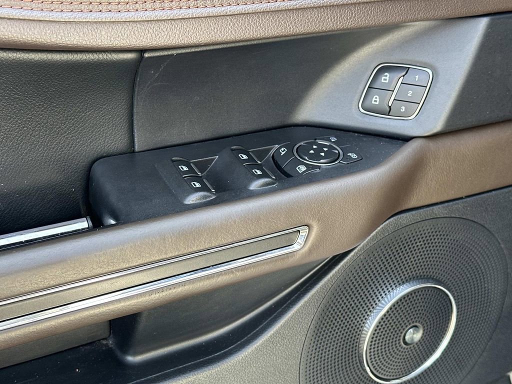 Used 2020 Ford Expedition Max King Ranch w/ Cargo Package AWD/4WD image 18