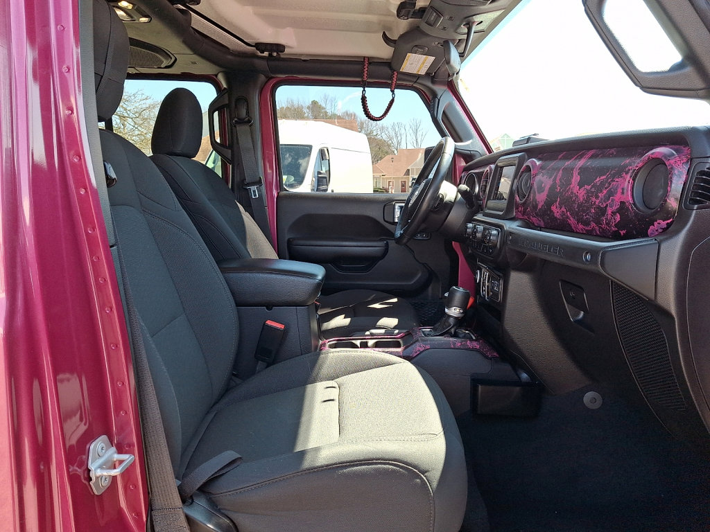 Used 2021 Jeep Wrangler Unlimited Sport AWD/4WD image 13