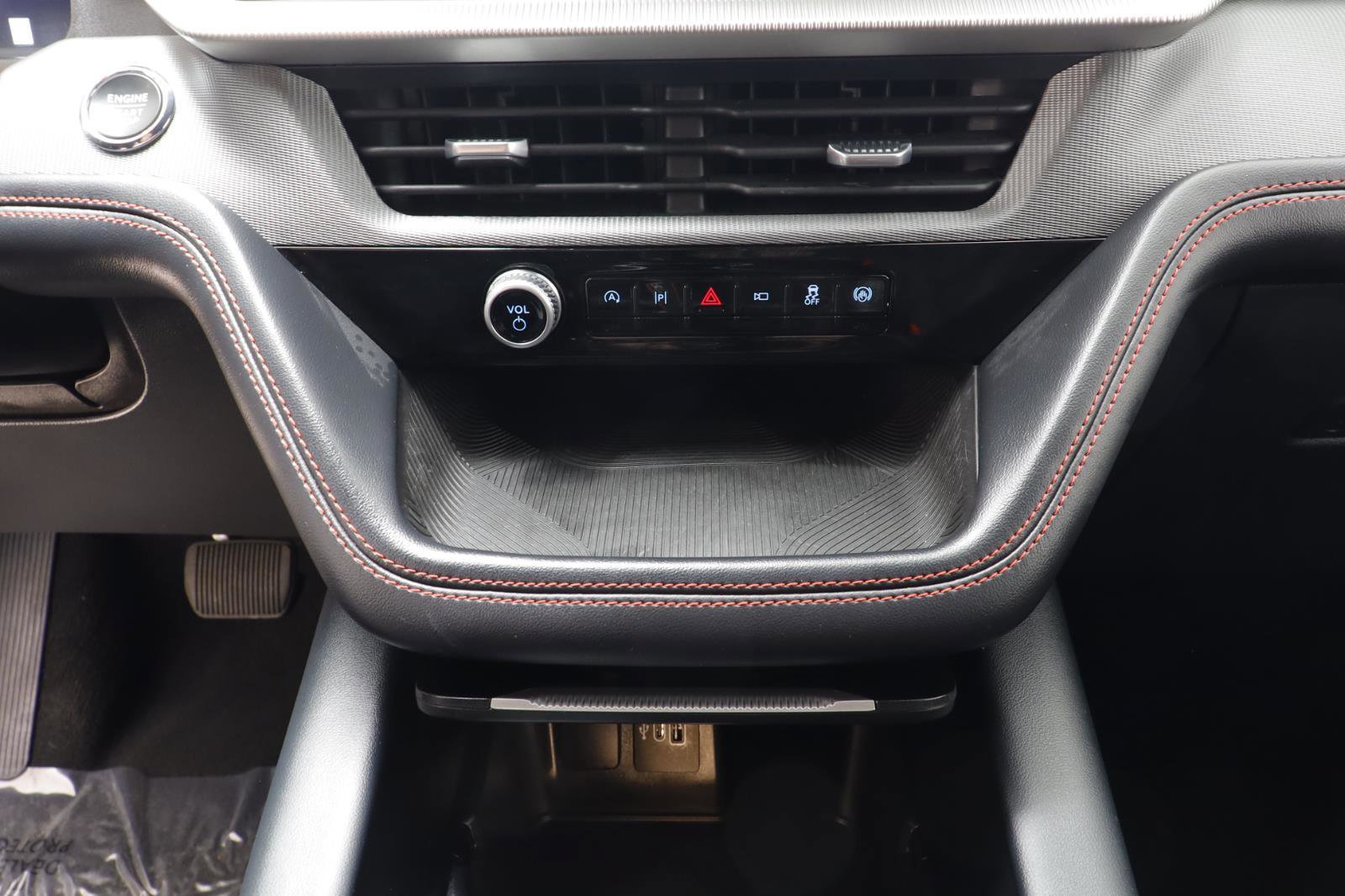 Used 2025 Ford Explorer ST-Line w/ ST-Line Street Pack image 12