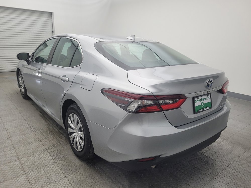 Used 2021 Toyota Camry LE image 5
