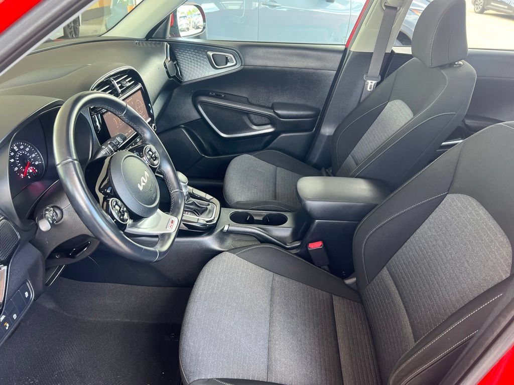 Certified 2022 Kia Soul GT-Line FWD image 4