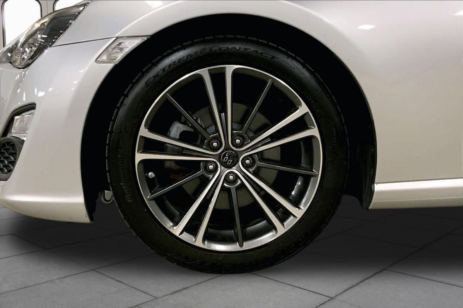 Used 2013 Scion FR-S RWD image 9