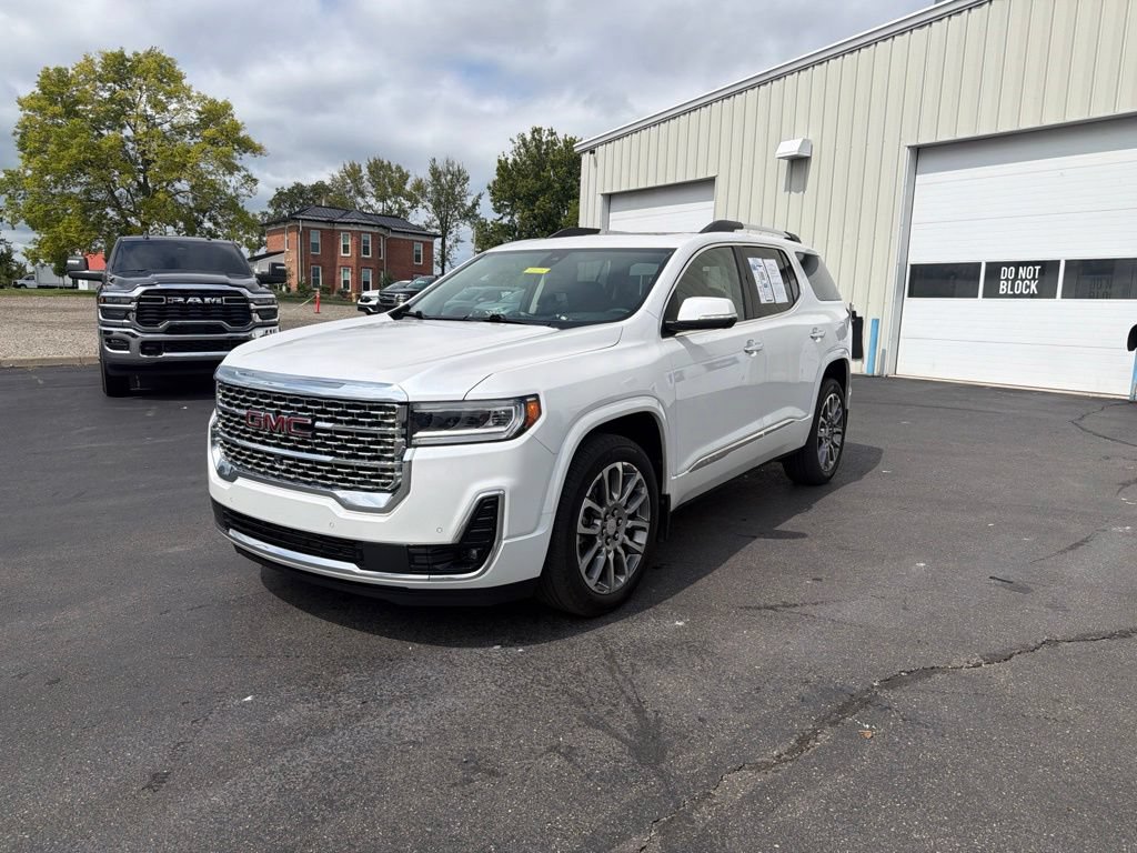 Used 2023 GMC Acadia Denali w/ Denali Ultimate Package AWD/4WD image 3