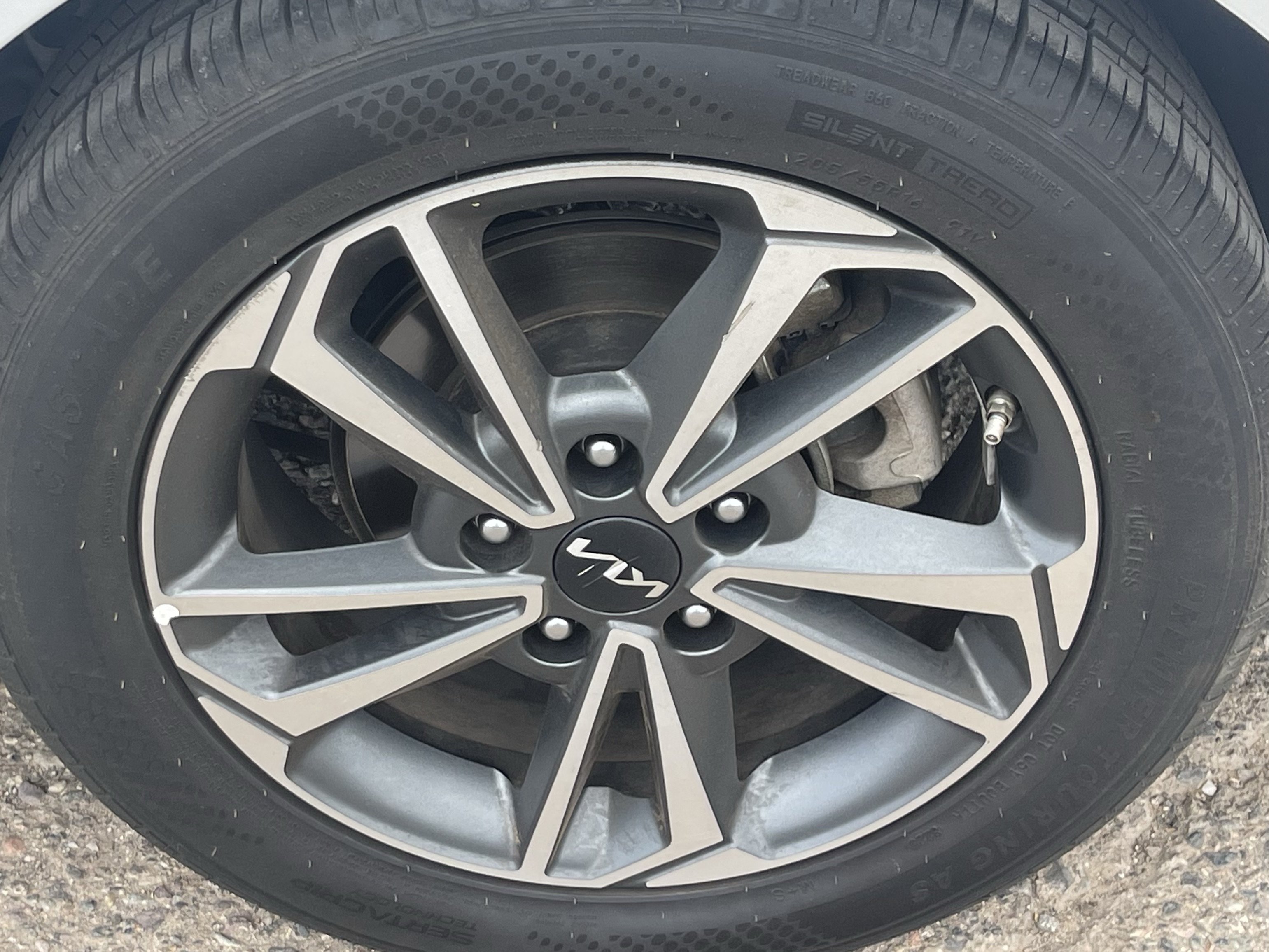 Certified 2024 Kia Forte LXS FWD image 30