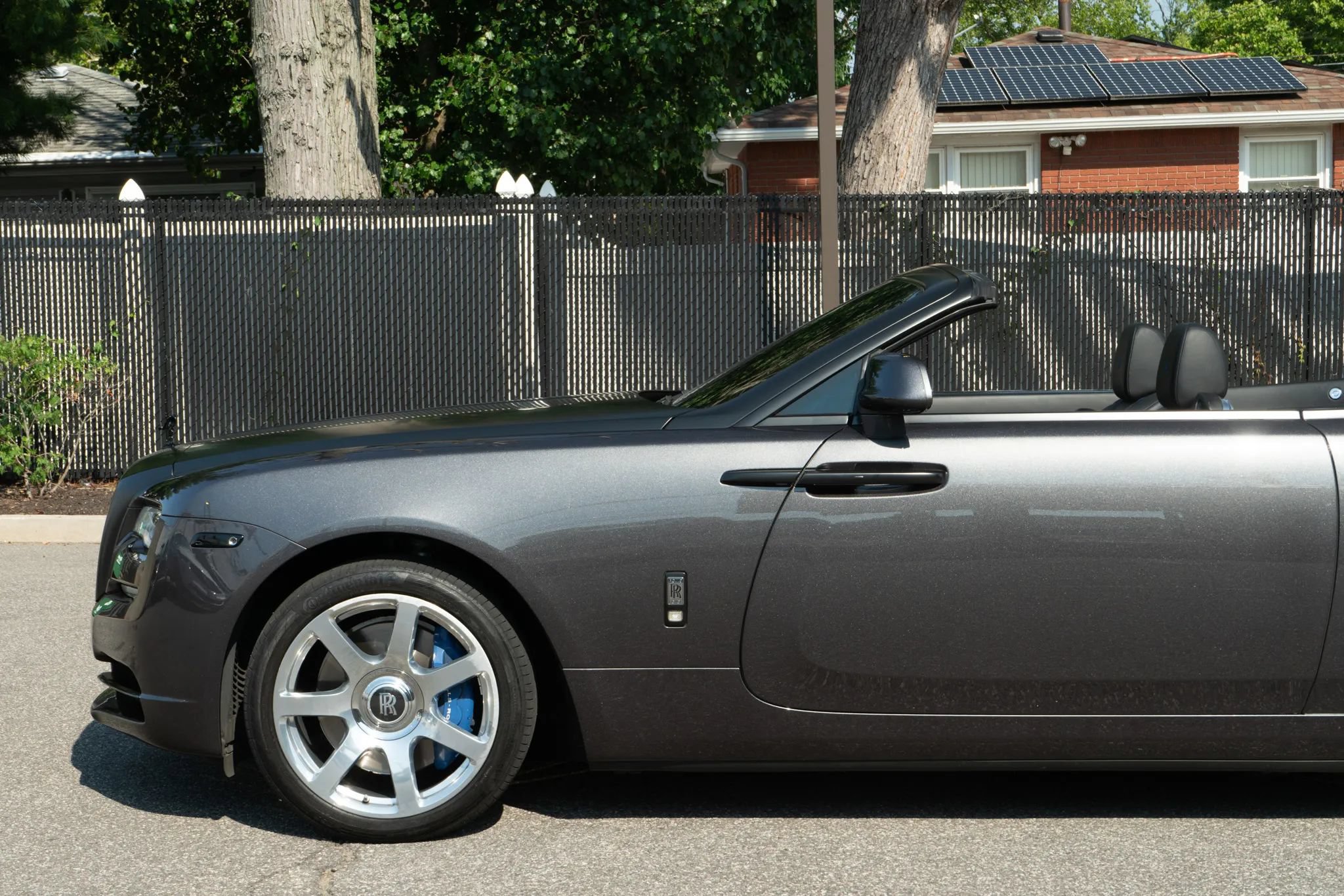 Used 2017 Rolls-Royce Dawn RWD image 36