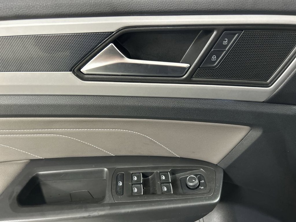 Certified 2023 Volkswagen Atlas Cross Sport SEL AWD/4WD image 11