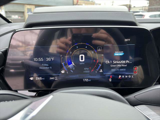 Used 2025 Chevrolet Suburban Premier image 29