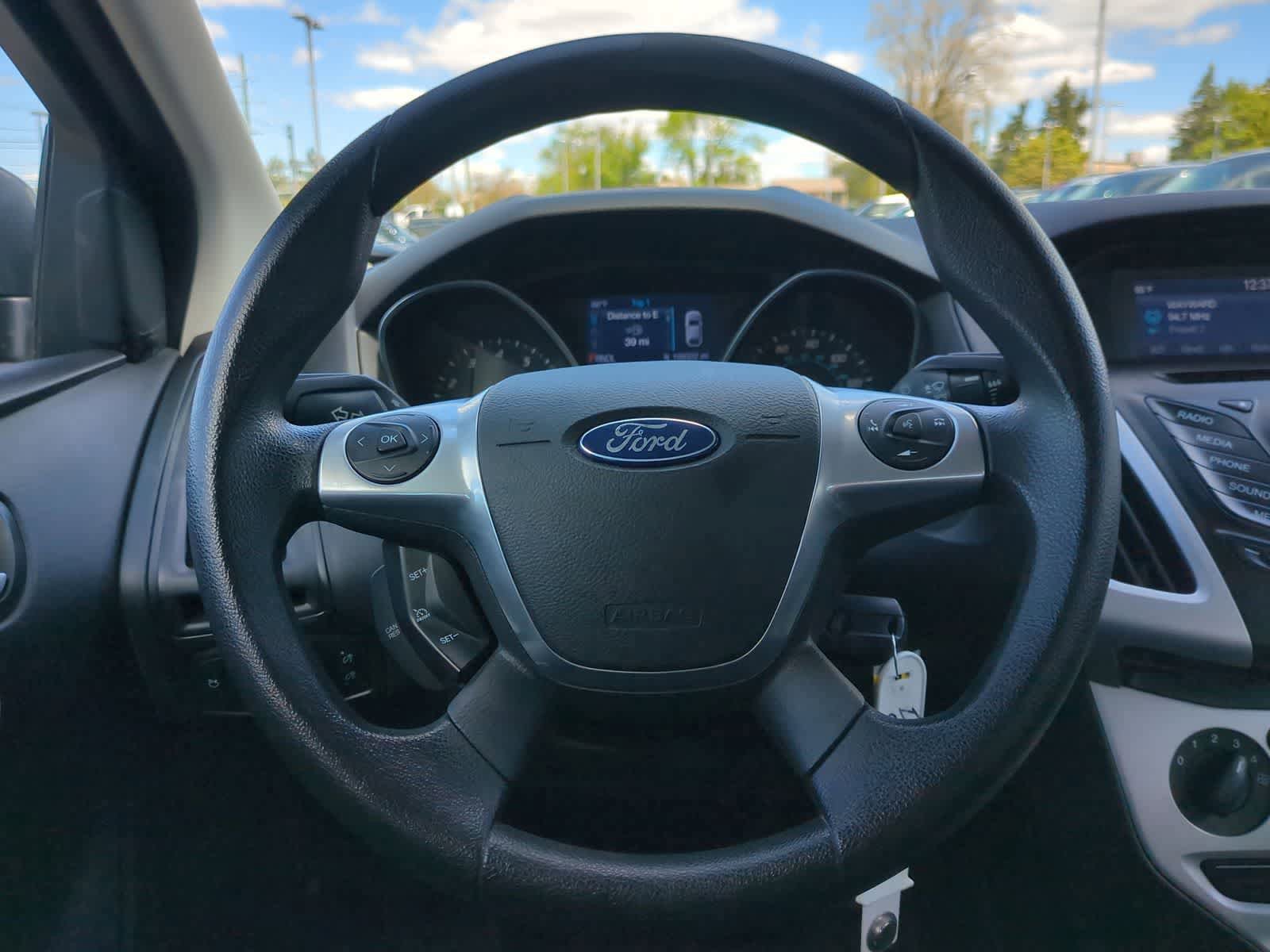 Used 2014 Ford Focus SE w/ SE Winter Package FWD image 22