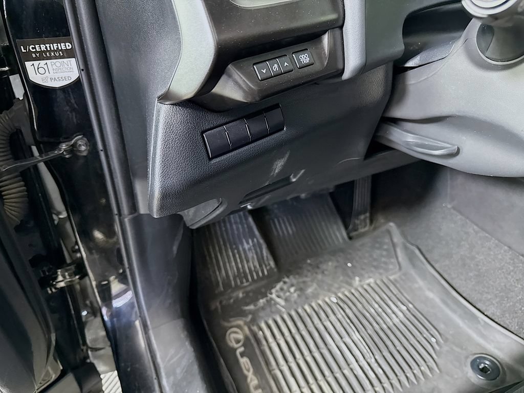 Used 2020 Lexus UX 200 w/ Premium Package FWD image 10