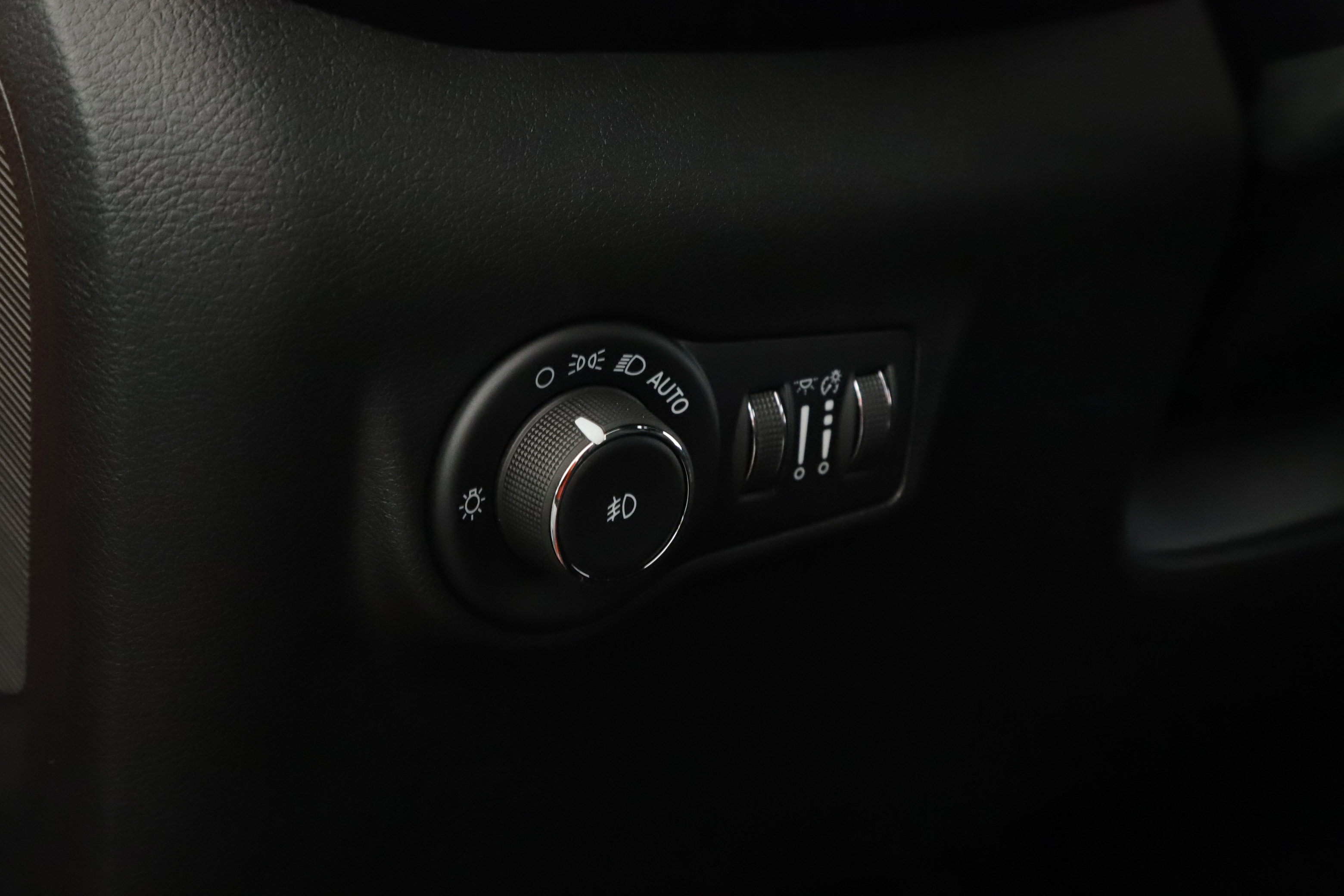 New 2026 Jeep Compass Limited w/ Sun, Sound & Navigation Group image 8