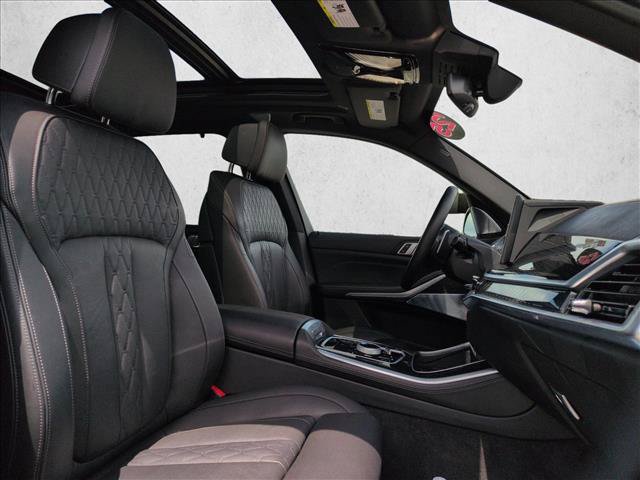 Used 2025 BMW X5 M60i AWD/4WD image 23