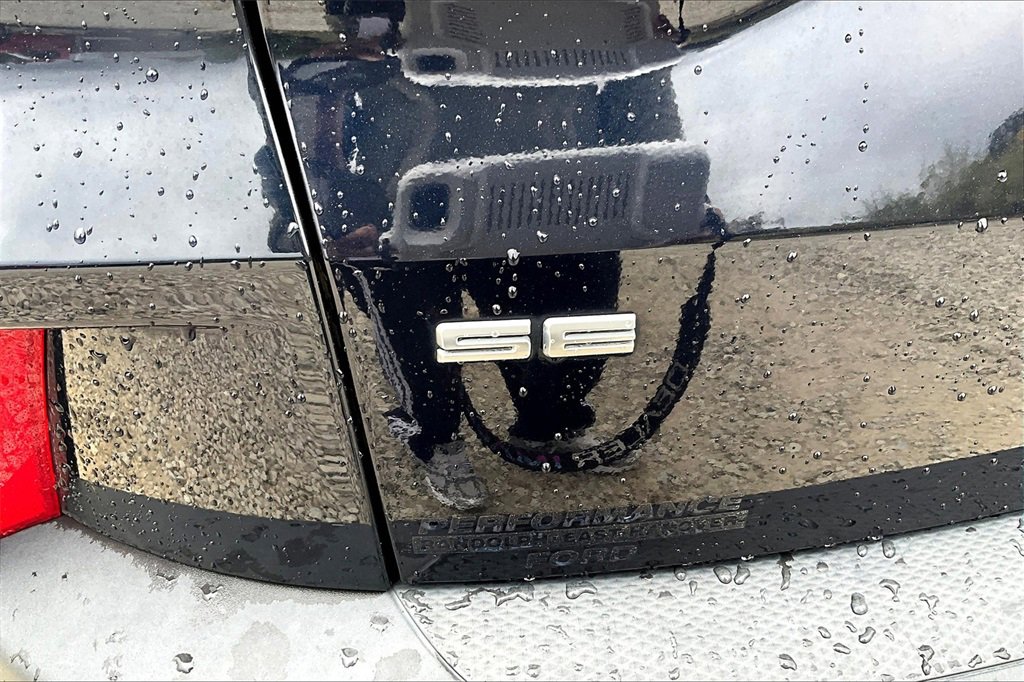 Used 2021 Ford Escape SE image 8