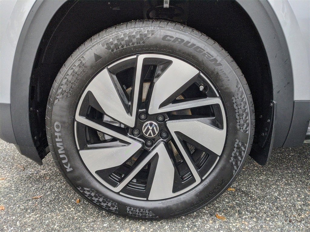 New 2025 Volkswagen Atlas SEL image 45