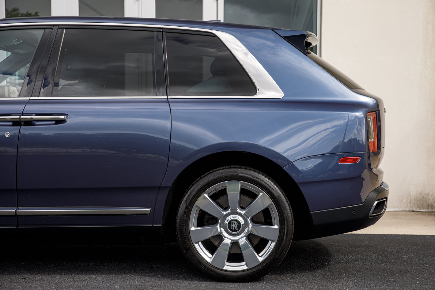 Certified 2019 Rolls-Royce Cullinan AWD/4WD image 6