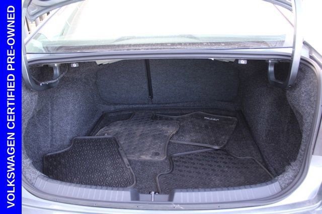 Used 2025 Volkswagen Jetta SE w/ Sunroof Package image 9