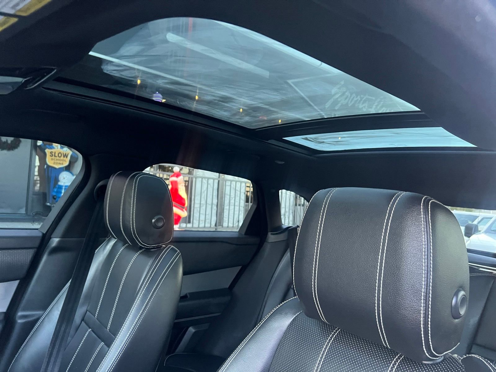 Used 2019 Land Rover Range Rover Velar R-Dynamic SE image 40