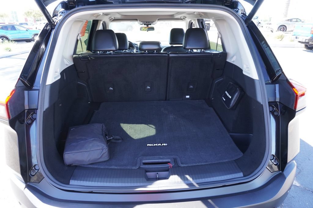 Certified 2023 Nissan Rogue SV w/ SV Premium B Package FWD image 8