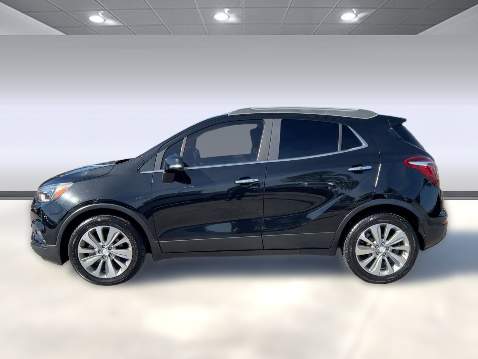 Used 2017 Buick Encore Essence image 2