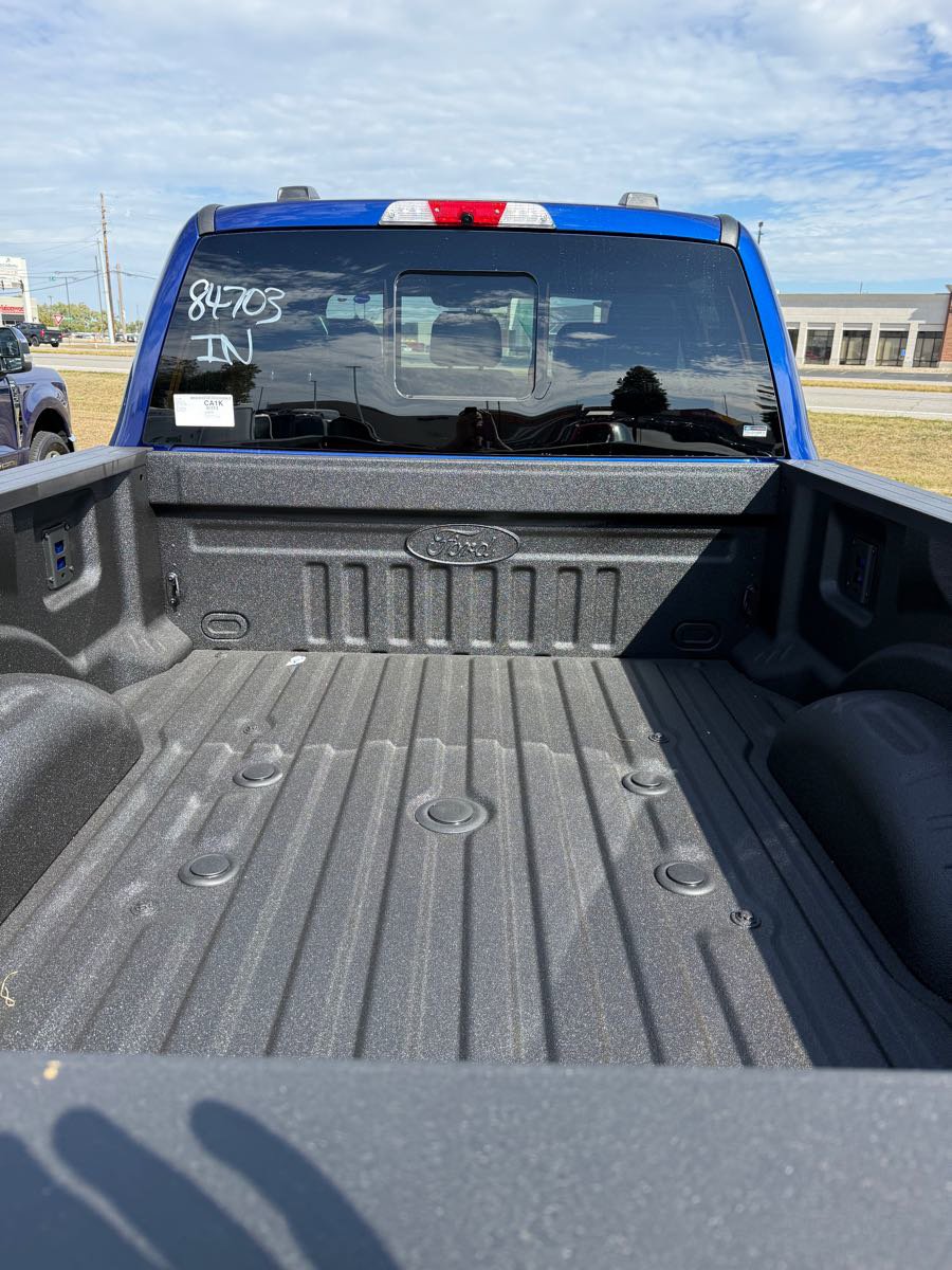 New 2026 Ford F350 Lariat w/ Black Appearance Package image 15