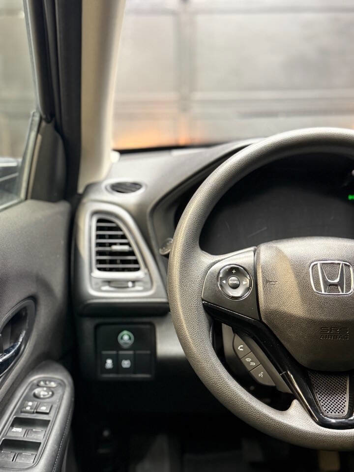 Used 2018 Honda HR-V LX image 15