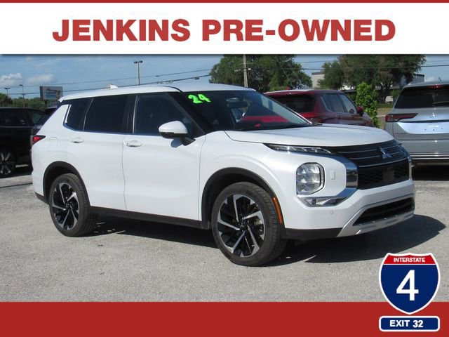 Used 2024 Mitsubishi Outlander SE AWD/4WD image 1