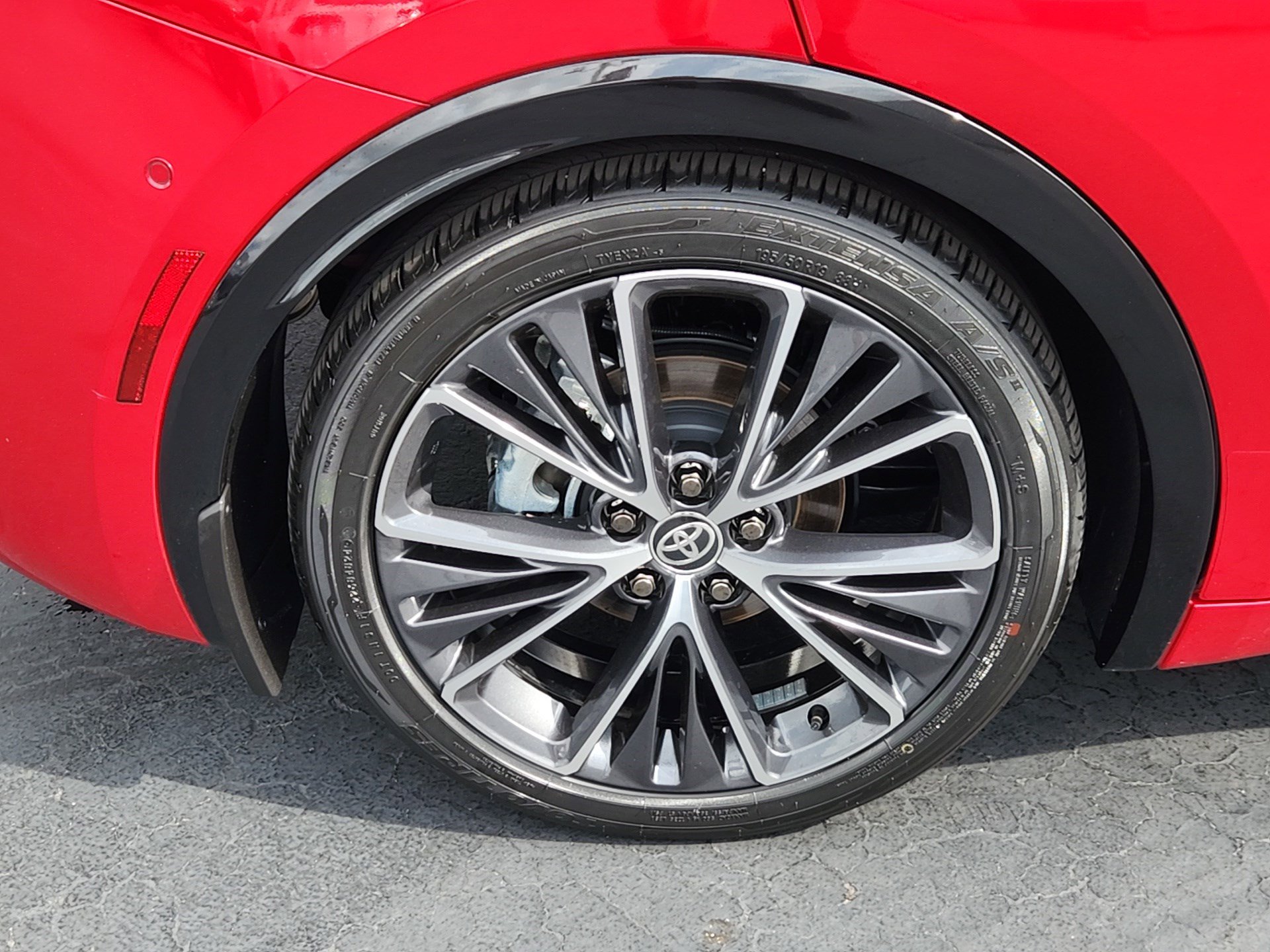 Certified 2025 Toyota Prius Limited image 32