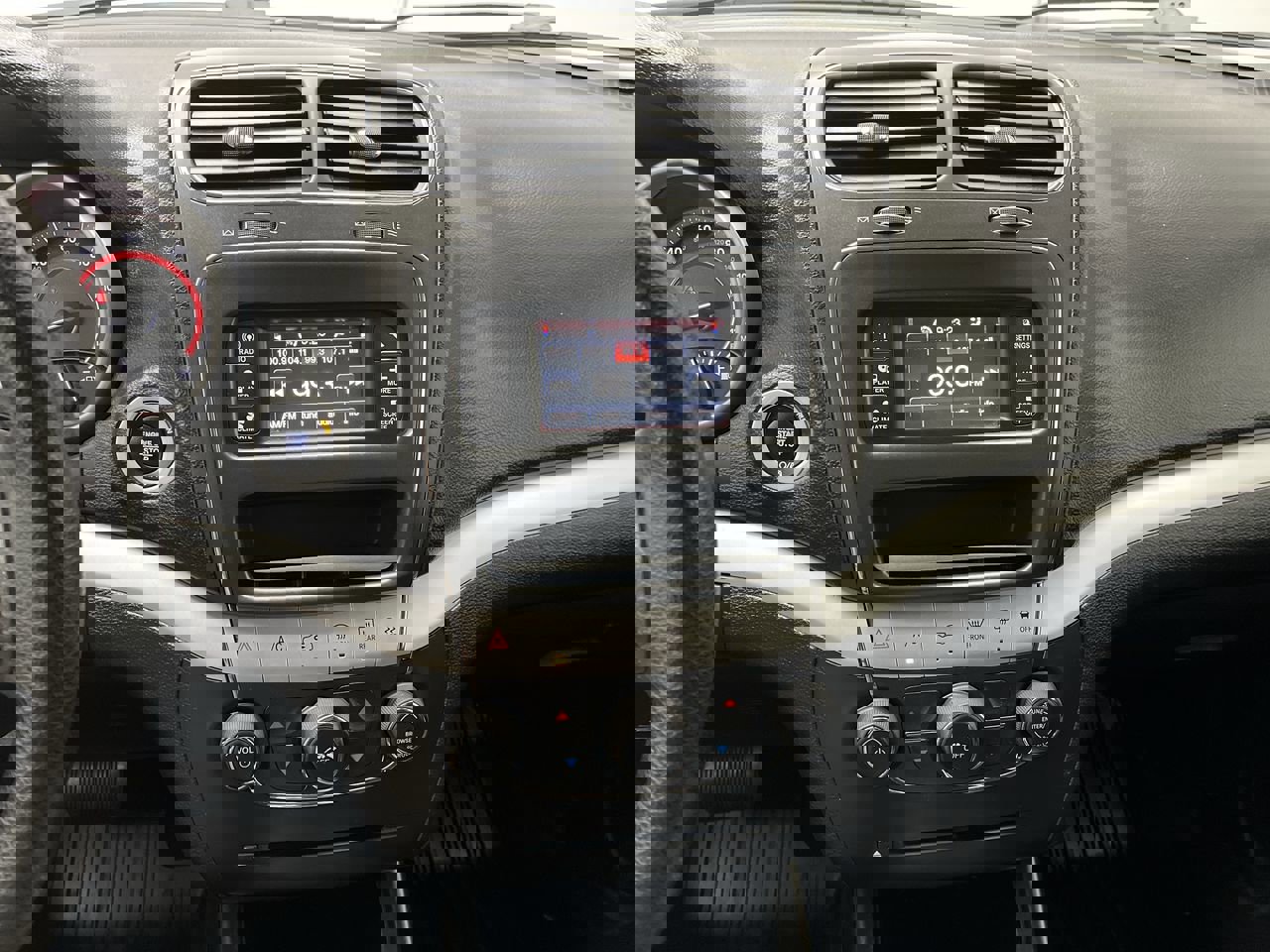 Used 2019 Dodge Journey SE image 15