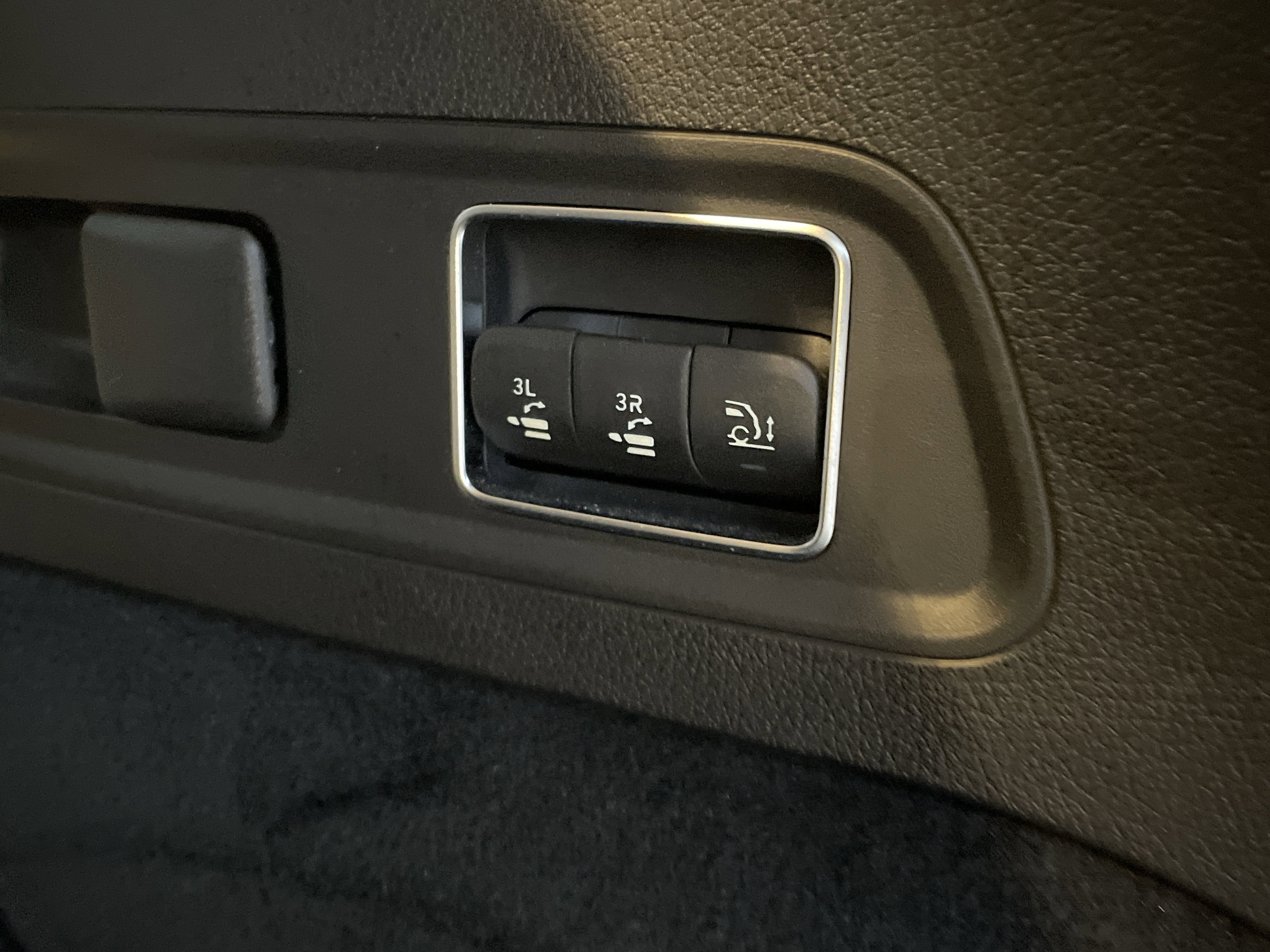 Certified 2023 Mercedes-Benz GLS 450 GLS 450 4MATIC SUV image 12