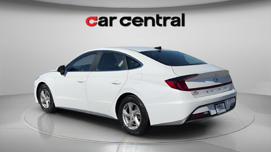 Used 2022 Hyundai Sonata SE w/ Preferred Accessory Package FWD image 3