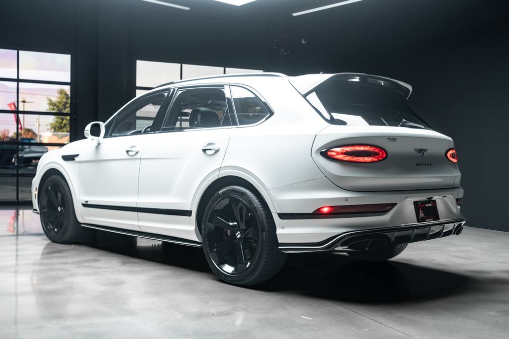 Used 2022 Bentley Bentayga AWD/4WD image 18