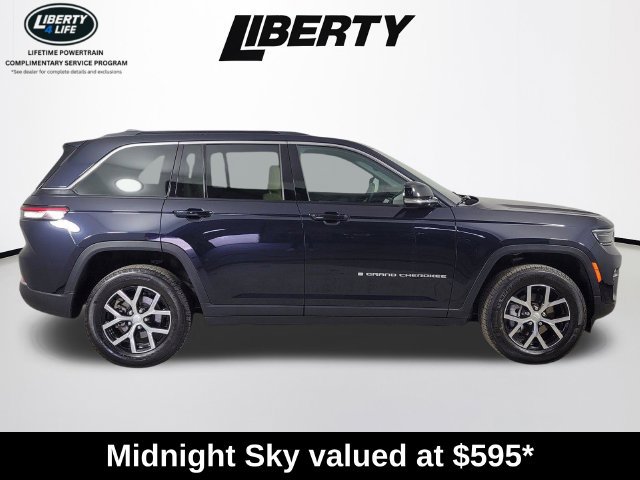 Used 2024 Jeep Grand Cherokee Limited AWD/4WD image 2
