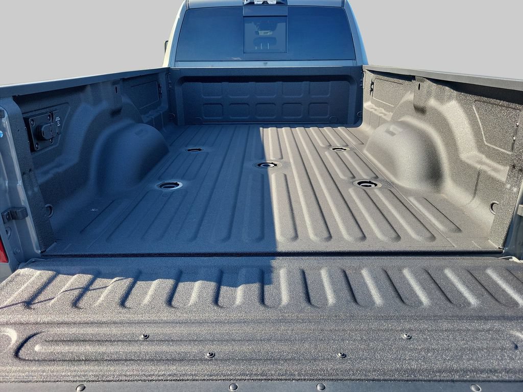 New 2026 RAM 3500 Laramie AWD/4WD image 16