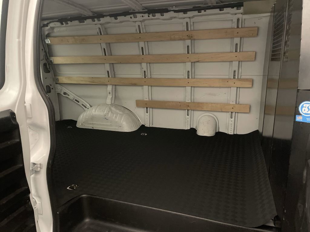 Used 2024 Chevrolet Express 2500 image 17