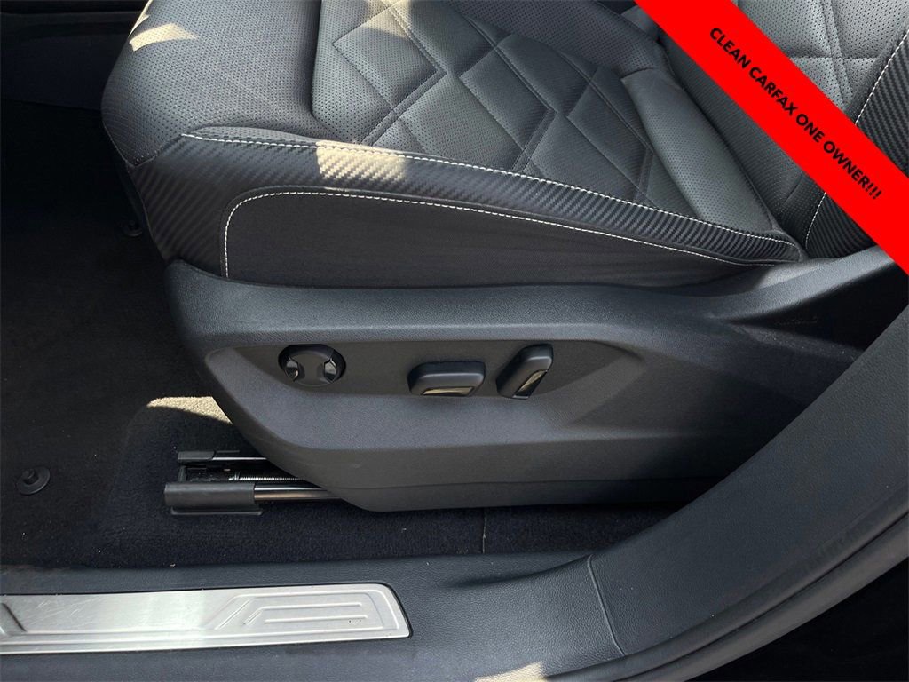 Used 2024 Volkswagen Atlas Cross Sport SE image 12