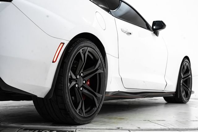 Used 2017 Chevrolet Camaro SS RWD image 15