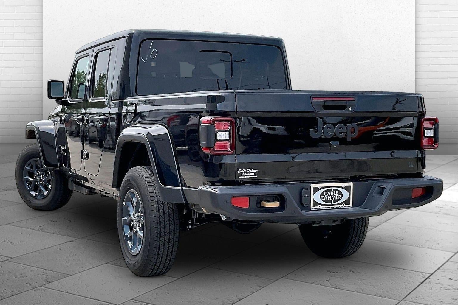 New 2026 Jeep Gladiator Sport AWD/4WD image 3