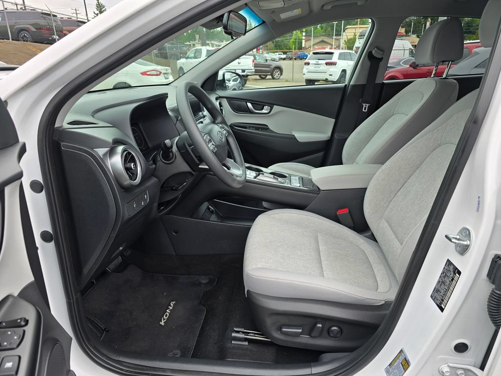 Used 2023 Hyundai Kona SE FWD image 18