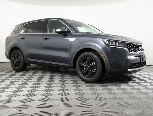 Used 2023 Kia Sorento LX image 3