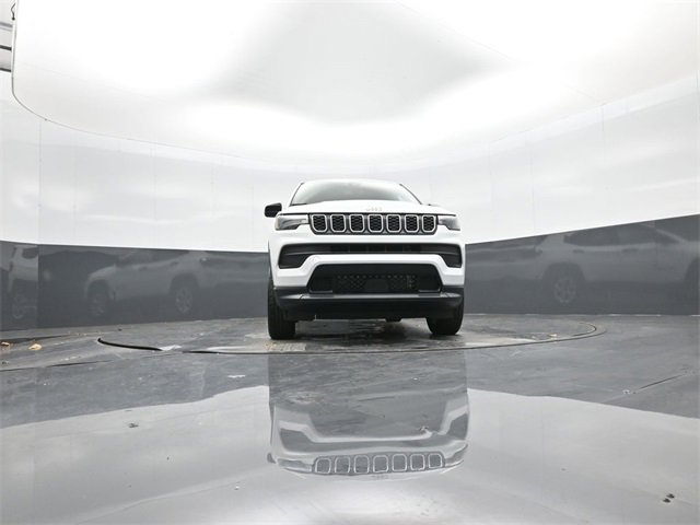 Used 2025 Jeep Compass Sport image 41