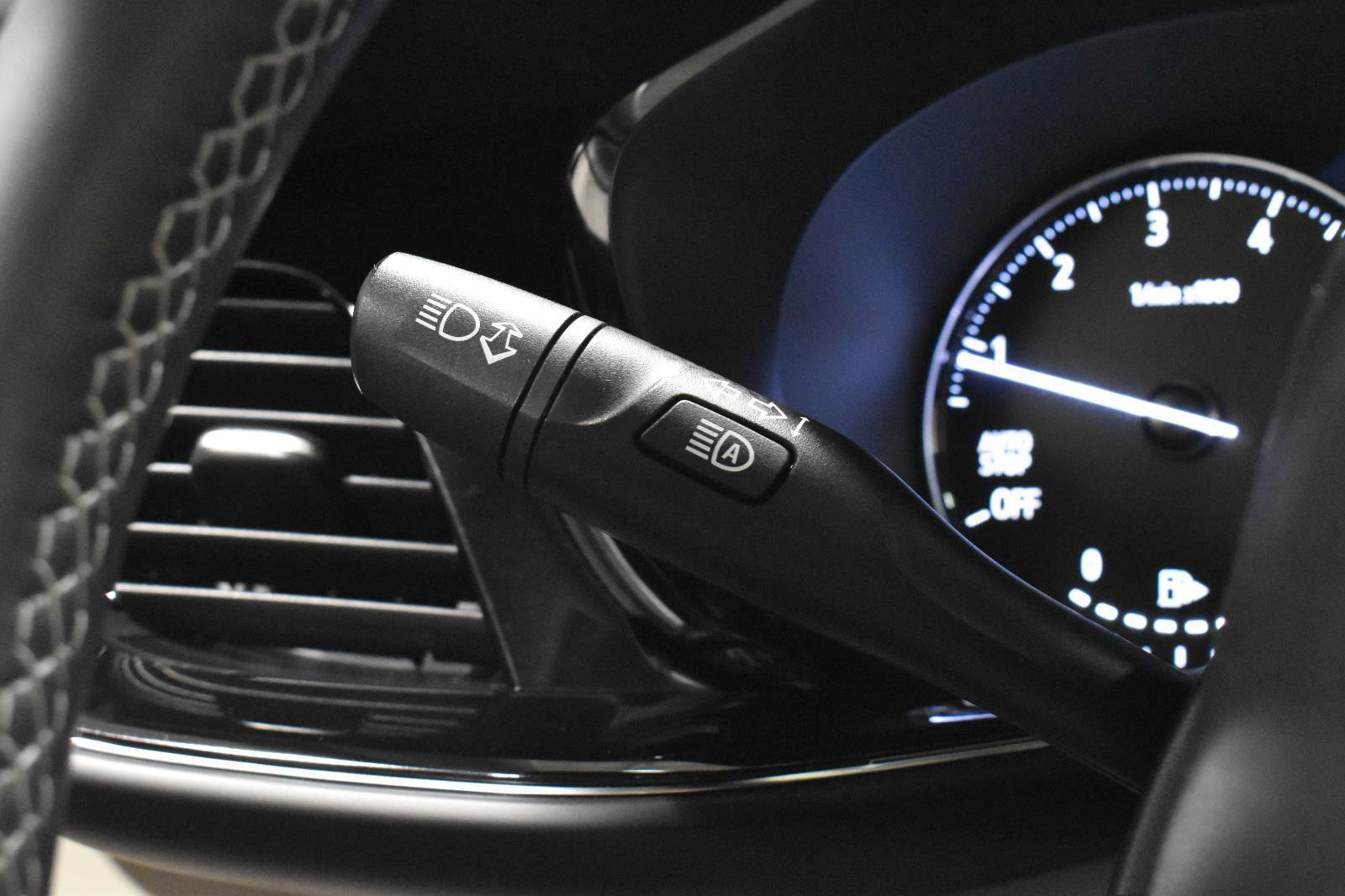 Used 2023 Buick Envision Avenir image 15