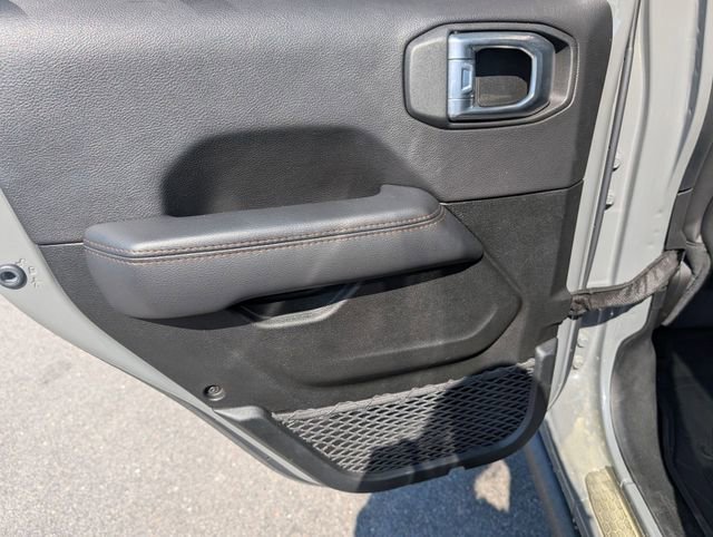 Used 2022 Jeep Wrangler Unlimited Rubicon w/ Trailer Tow Package image 27