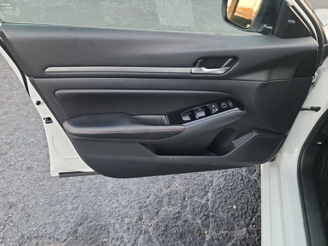 Used 2024 Nissan Altima 2.5 SR image 9