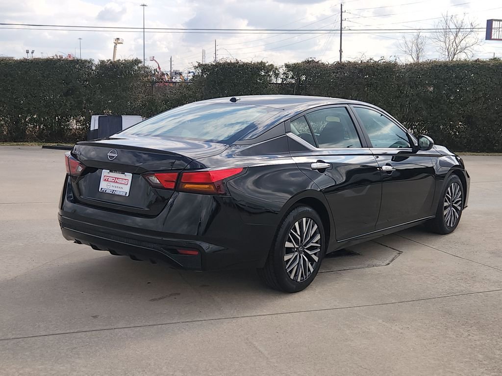 Used 2025 Nissan Altima 2.5 SV image 5