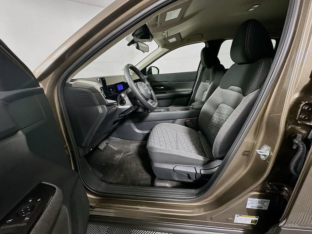 Used 2026 Nissan Kicks SV w/ Cold Weather Package image 10