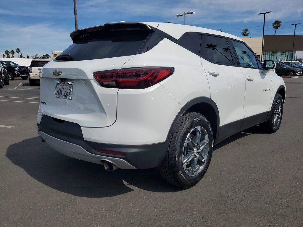 Used 2024 Chevrolet Blazer LT image 2