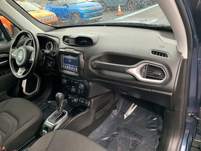 Used 2020 Jeep Renegade Latitude w/ Cold Weather Group image 13