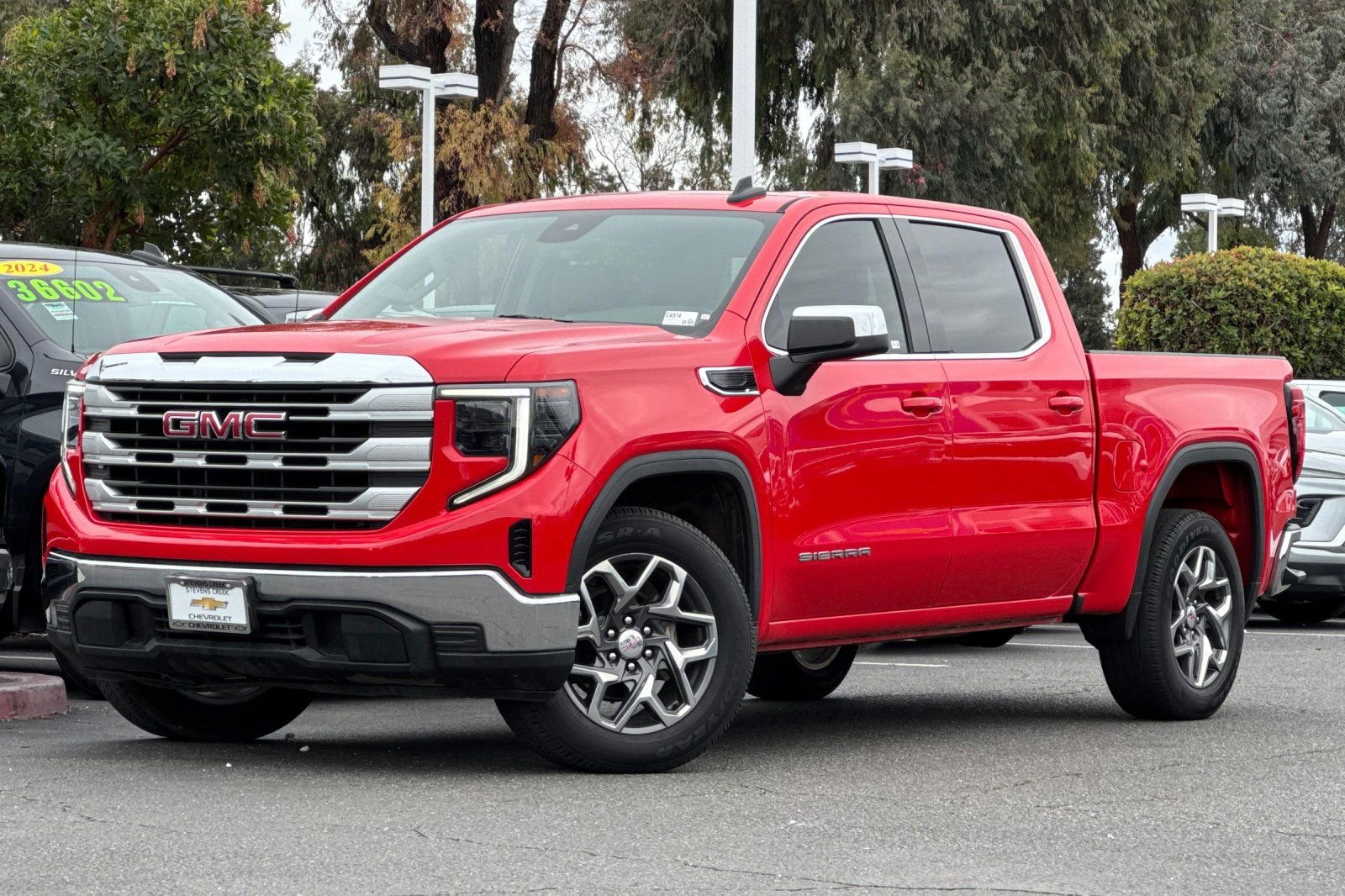 Used 2023 GMC Sierra 1500 SLE image 9