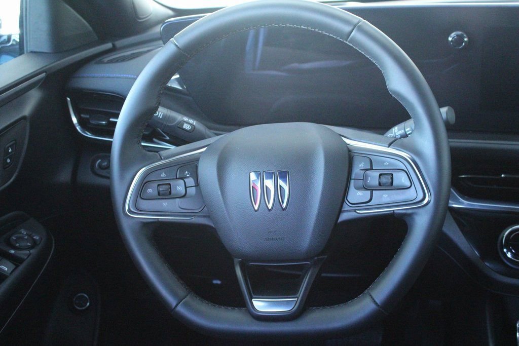 Used 2025 Buick Envista Sport Touring w/ Convenience II Package image 28