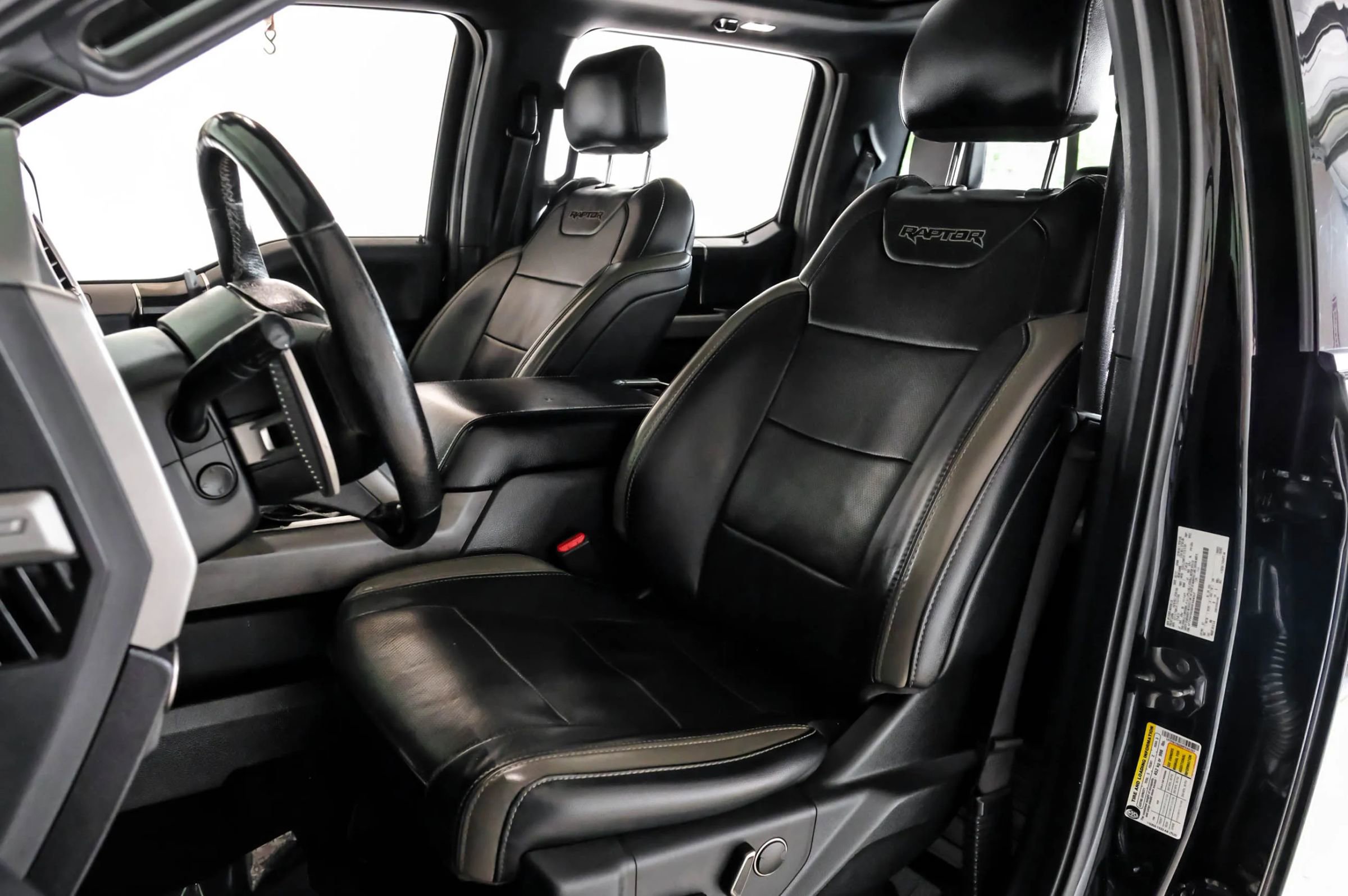 Used 2017 Ford F150 Raptor w/ Equipment Group 802A Luxury AWD/4WD image 38